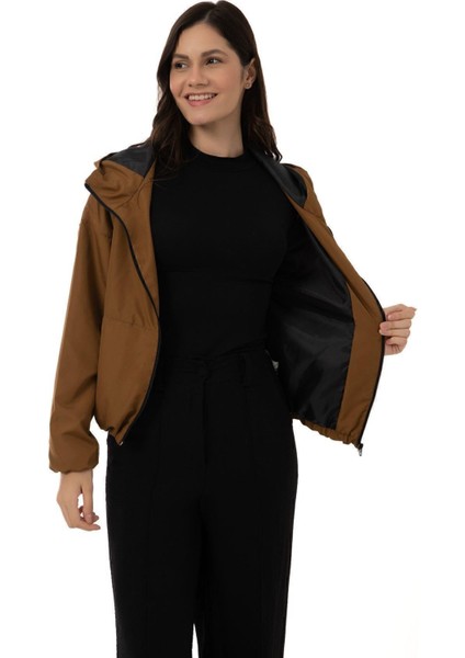 Spor Kadın Kapüşonlu Su ve Rüzgar Geçirmez Cepli Astarlı Oversize Mevsimlik Yağmurluk