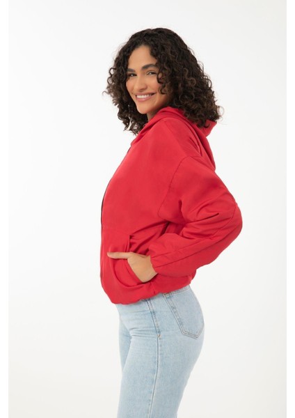 Kadın Su Yeşili Kapüşonlu Su ve Rüzgar Geçirmez Cepli Astarlı Oversize Mevsimlik Yağmurluk modelleri