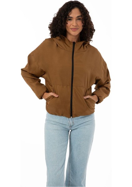 Kadın Su Yeşili Kapüşonlu Su ve Rüzgar Geçirmez Cepli Astarlı Oversize Mevsimlik Yağmurluk fiyatları