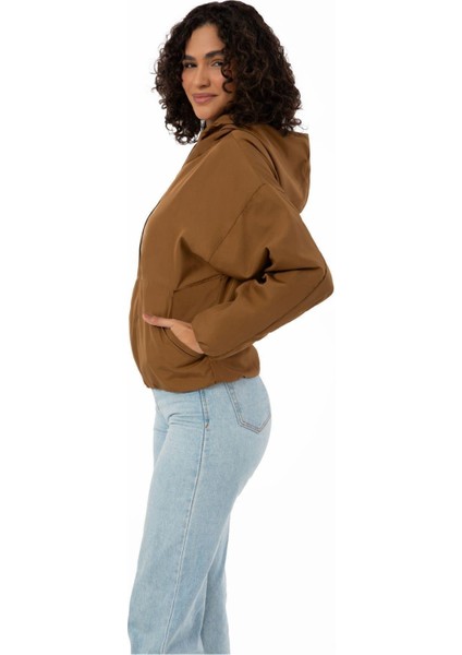 Kadın Su Yeşili Kapüşonlu Su ve Rüzgar Geçirmez Cepli Astarlı Oversize Mevsimlik Yağmurluk modelleri