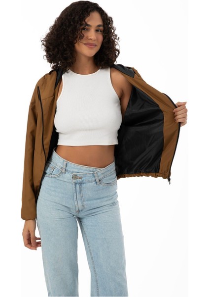 Kadın Su Yeşili Kapüşonlu Su ve Rüzgar Geçirmez Cepli Astarlı Oversize Mevsimlik Yağmurluk indirimleri