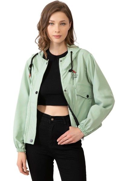 Spor Kadın Su Yeşili Su Geçirmez ve Rüzgara Dayanıklı Kapüşonlu Cepli Çıt Çıtlı Mevsimlik Yağmurluk