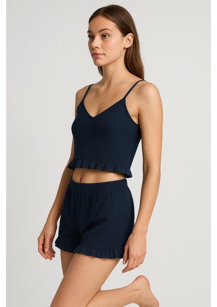 Pamuklu Iğne Çıkarmalı Ince Askılı Crop Atlet Paçası Fırfırlı Şort Kadın Pijama Takımı modelleri