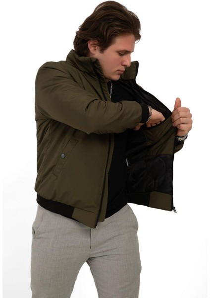 Erkek Astarlı Dik Yaka Mevsimlik Cepli Su ve Rüzgar Geçirmez Mont indirimleri