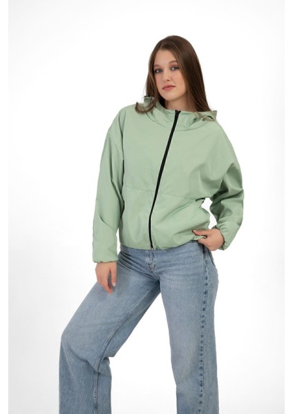 Kadın Kapüşonlu Su ve Rüzgar Geçirmez Cepli Astarlı Oversize Yağmurluk indirimleri