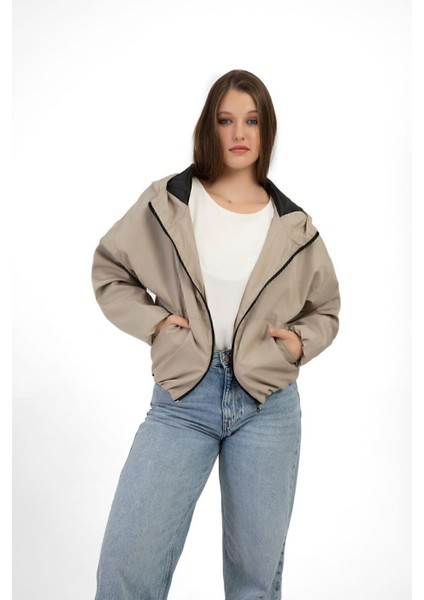 Kadın Kapüşonlu Su ve Rüzgar Geçirmez Cepli Astarlı Oversize Yağmurluk