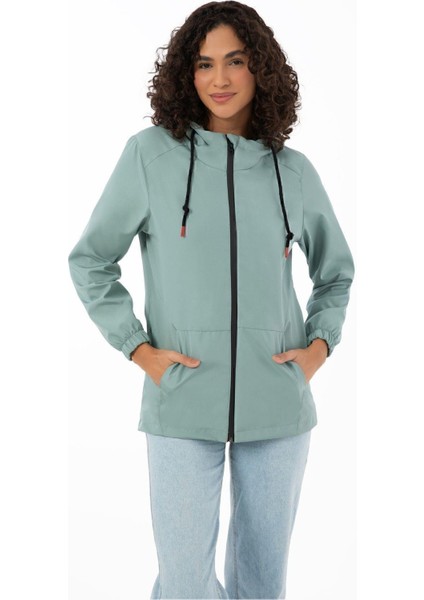Kadın Astarlı Su Geçirmez ve Rüzgara Dayanıklı Kapüşonlu Iç Cepli Mevsimlik Yağmurluk