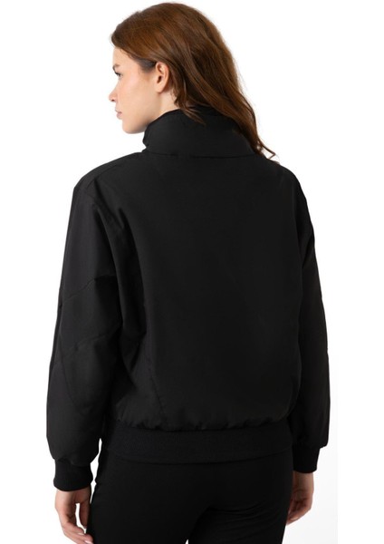 Spor Kadın Dik Yaka Su ve Rüzgar Geçirmez Oversize Crop Mevsimlik Yağmurluk Rüzgarlık fırsatları