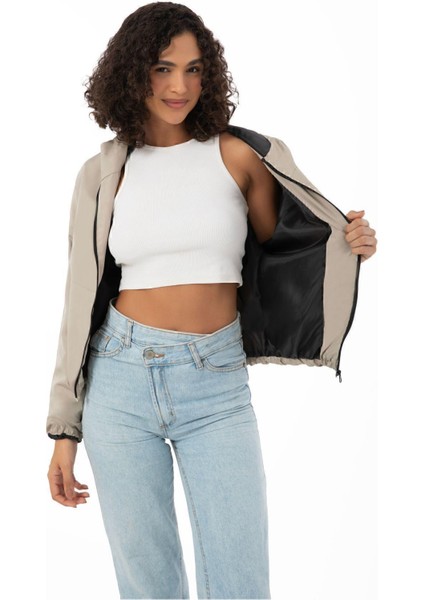 Kadın Su Yeşili Kapüşonlu Su ve Rüzgar Geçirmez Cepli Astarlı Oversize Mevsimlik Yağmurluk indirimleri