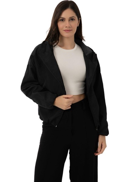 Spor Kadın Kapüşonlu Su ve Rüzgar Geçirmez Cepli Astarlı Oversize Mevsimlik Yağmurluk