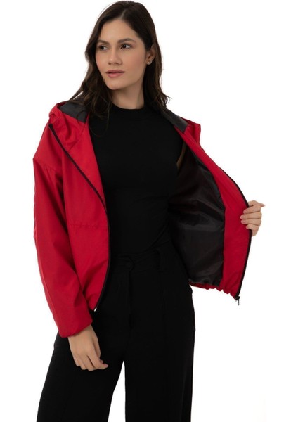 Spor Kadın Kapüşonlu Su ve Rüzgar Geçirmez Cepli Astarlı Oversize Mevsimlik Yağmurluk