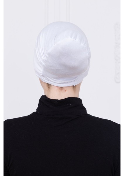 Geçmeli Bone Önü Dikişsiz Kaymaz Lastikli Kadın Tesettür Pratik Geçme Iç Bone Beyaz