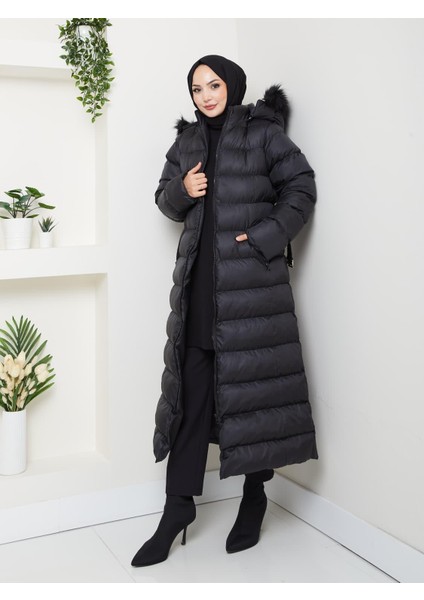 Kadın Bel Kemerli Kapüşonlu Uzun Şişme Siyah Mont
