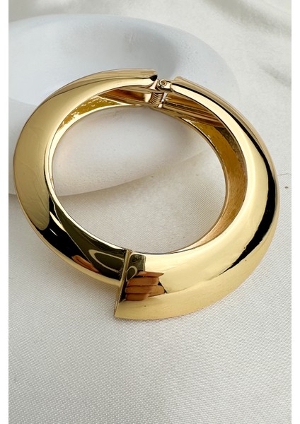 Özel Seri Altın Rengi Oval Form Parlak Kelepçe Bileklik (Iç Çapı:5,5cm) fiyatları