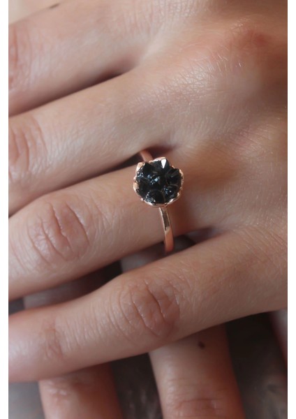 Bfs Siyah Renk Lotus Çiçek Figür Gold Renk Kadın Yüzük