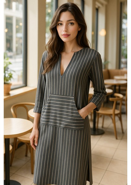 Özel Tasarım Yırtmaçlı V Yakalı Önden Cepli Uzun Elbise