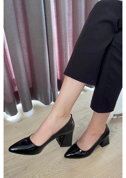 Kadın Nova Siyah Rugan 6,5 cm Kalın Topuklu Stiletto fırsatları