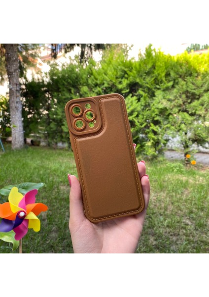 iPhone 12 Pro Max Kamera Korumalı Deri Desenli Kahverengi Silikon Kılıf