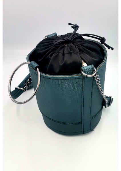 Patlı Kadın Silindir Siyah Çanta