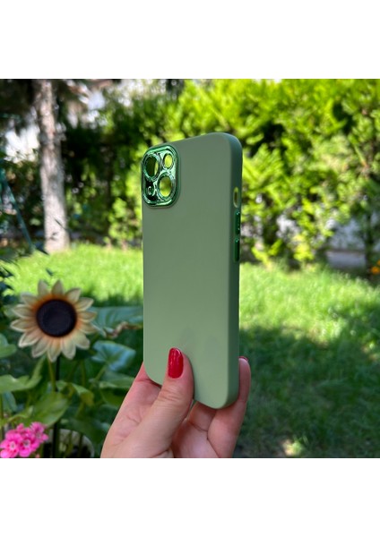 iPhone 13 Yeşil Metal Kamera Korumalı Silikon Kılıf