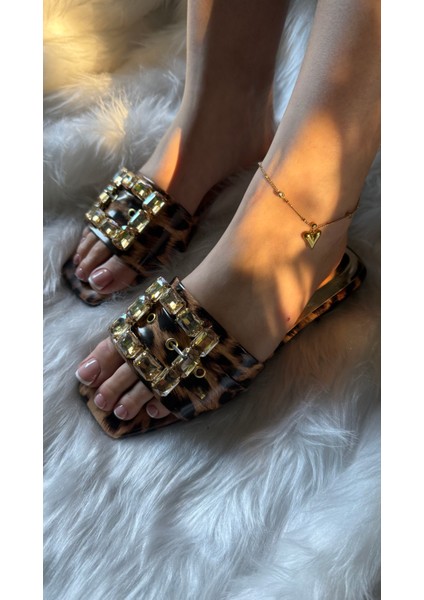 Leopar Rugan Düz Taşlı Yazlık Terlik fiyatları