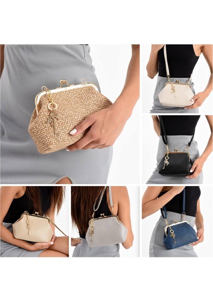 Kadın Klipsli Anahtar Detaylı Omuz Çantası fiyatları