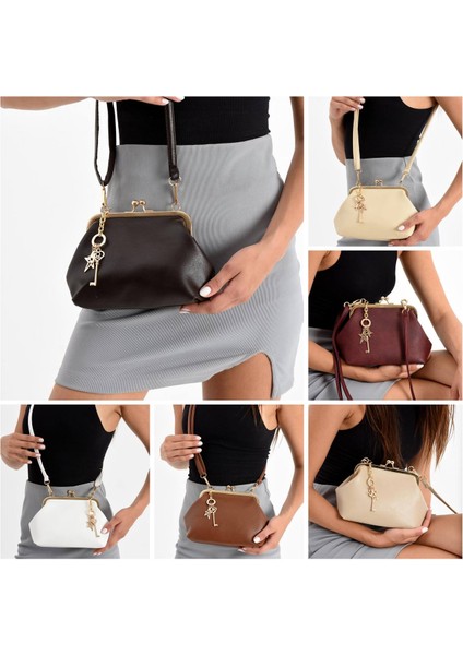 Kadın Klipsli Anahtar Detaylı Omuz Çantası modelleri