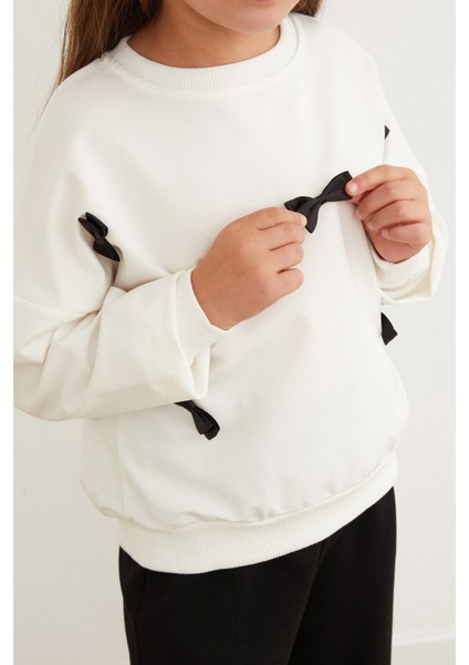 Kurdele Detaylı Beli Lastikli Kız Çocuk Takım modelleri