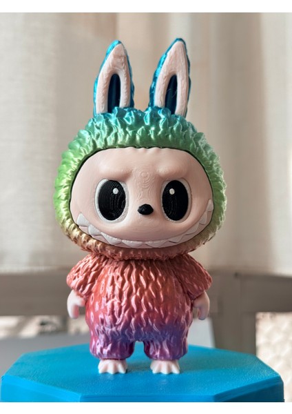 Renkli Labubu Figürü Gökkuşağı 13 cm - Labubu 3D Baskı – Renkli Sevimli Koleksiyonluk Dekoratif Oyuncak - Asılabilir Charm indirimleri