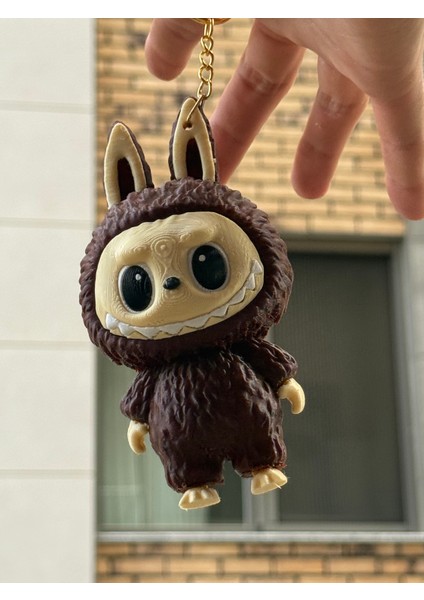 Renkli Labubu Figürü Kahverengi 13 cm - Labubu 3D Baskı – Renkli Sevimli Koleksiyonluk Dekoratif Oyuncak - Labubu Charm Asılabilir modelleri