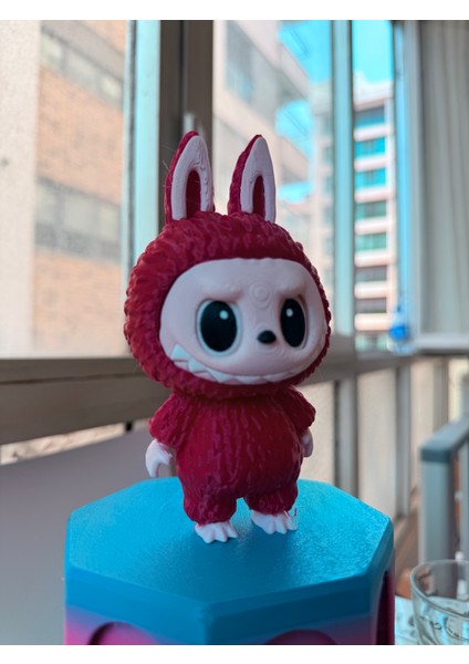 Renkli Labubu Figürü Kırmızı 13 cm - Labubu 3D Baskı – Renkli Sevimli Koleksiyonluk Dekoratif Oyuncak fırsatları