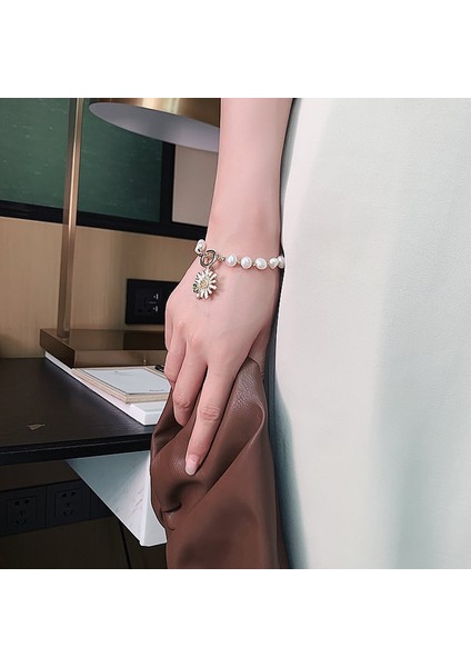 Beyaz Zirkon Taşlı Gold Renk Kelebek Tasarım Uzunluk Ayarlı Doğaltaş Inci Kadın Bileklik fırsatları