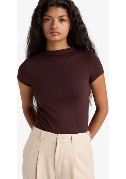 Slim Fit Dar Kesim Yarım Balıkçı Yaka Kısa Kollu Tişört E5906AX25AU fırsatları