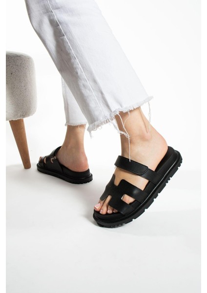 Siyah Cırtlı Kadın Terlik Suni Deri Anatomik Rahat Taban Günlük Kullanım İçin