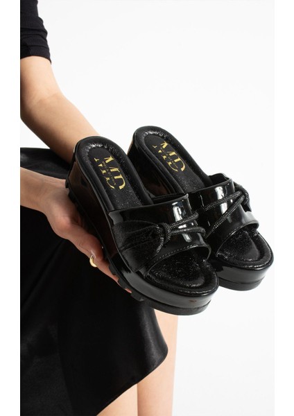 Siyah Biye Dolgu Topuklu Kadın Terliği Yüksek Taban Terlik