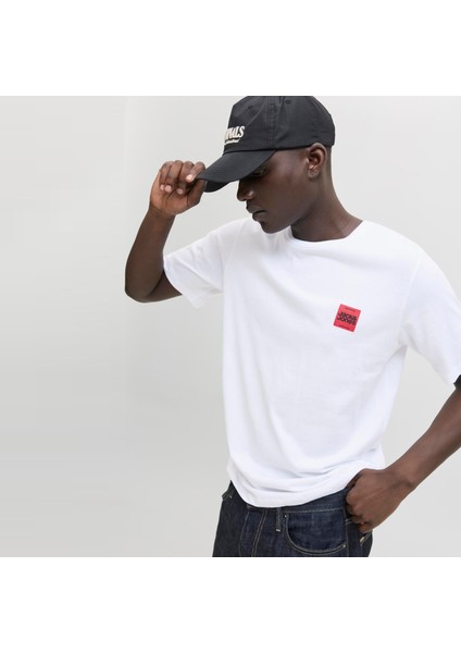 Erkek Gögüs Minimal Logo Baskili Tisört - Brandy fırsatları