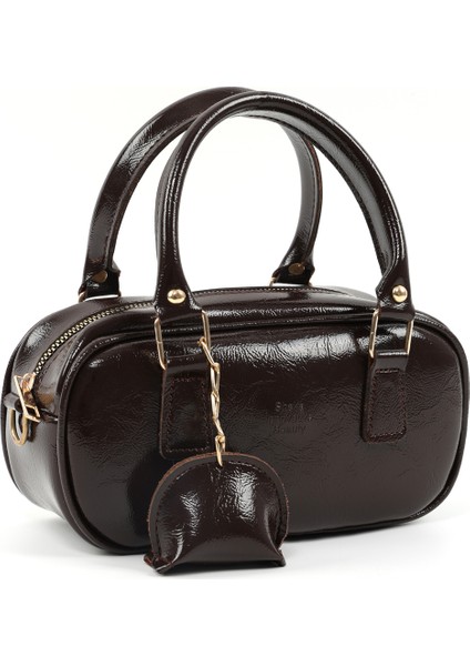 Kırışık Dokulu Kahverengi SHK207 Suni Deri Charm Detaylı Fermuarlı ,askılı El, Kol ve Omuz Çantası fiyatları