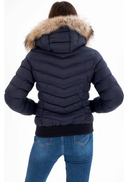 KADIN KISA ÇIKARILABİLİR KÜRK KAPŞONLU DOLGULU SU İTİCİ ŞİŞME MONT 8637 modelleri