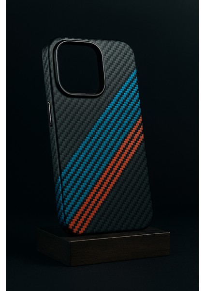 iPhone 16 Pro Için Karbon Fiber Şıklığı – Premium Koruma, Maksimum Stil modelleri