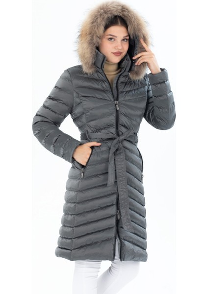 Kadın Gri Uzun Çıkarılabilir Kürk Kapüşonlu Dolgulu Bel Kemerli Su Itici Şişme Mont 8529