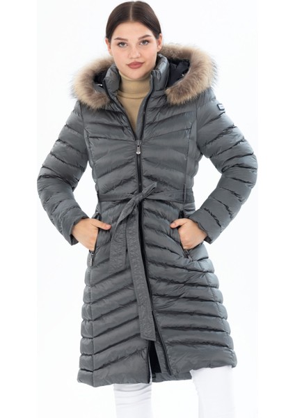 Kadın Gri Uzun Çıkarılabilir Kürk Kapüşonlu Dolgulu Bel Kemerli Su Itici Şişme Mont 8529