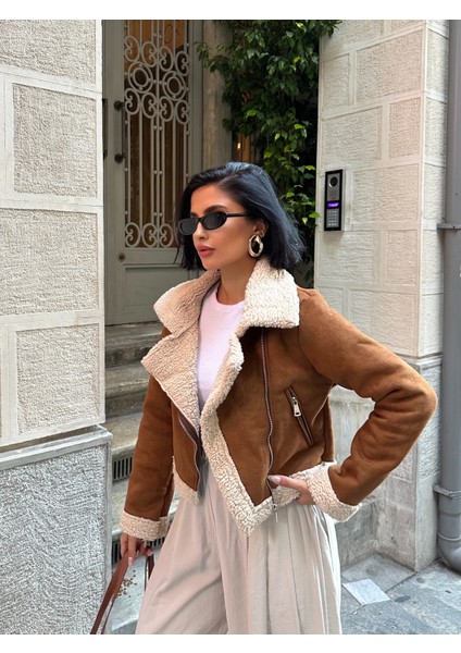 Kısa Içi Peluş Dışı Süet Kaban fırsatları