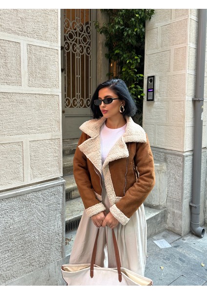 Kısa Içi Peluş Dışı Süet Kaban