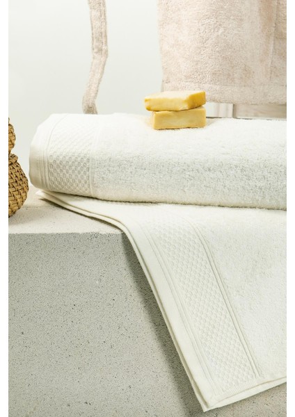 6 Parça Lena Bambu 3 Boyutlu Nakışlı Bornoz Seti - Ekru-Pudra fırsatları