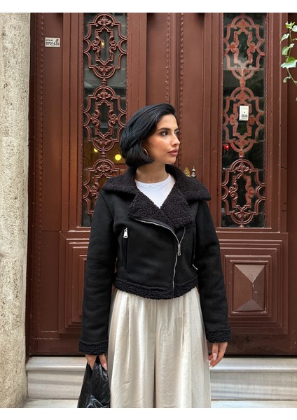 Kısa Içi Peluş Dışı Süet Kaban fırsatları