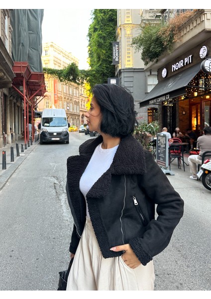 Kısa Içi Peluş Dışı Süet Kaban