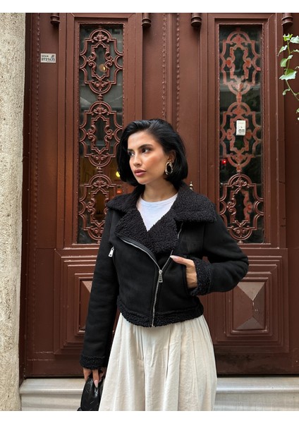 Kısa Içi Peluş Dışı Süet Kaban