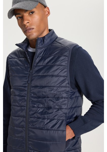 Erkek Lacivert Şişme Rüzgar Geçirmez Taşınabilir Çantalı Sıcak Tutan Elyaf Ultra Hafif Yelek indirimleri