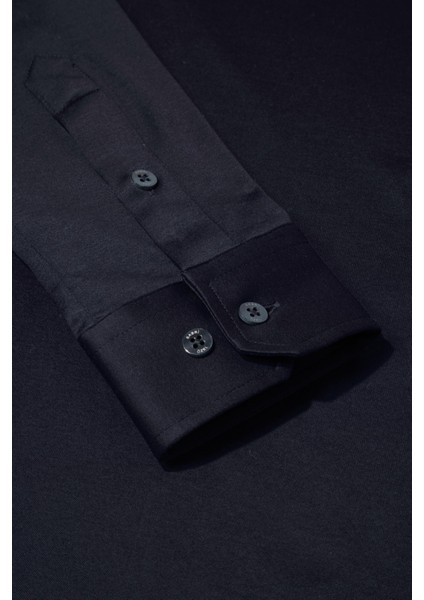 Siyah Klasik Yaka Gömlek fırsatları