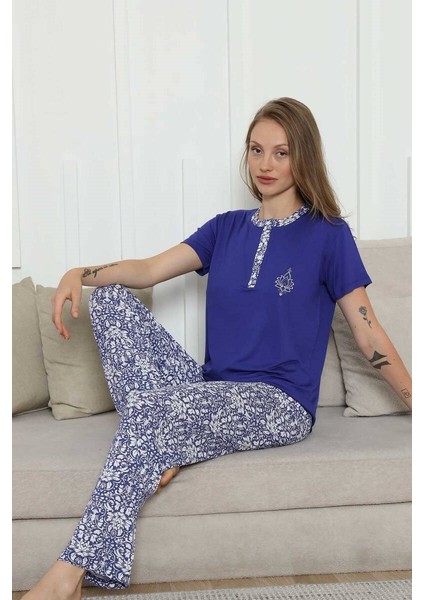 Kadın Saks Mavi 3 Düğmeli Etnik Desen Likralı Viskon Kısa Kol Pijama Takımı fiyatları